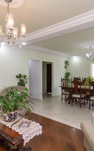 Casa à venda com 430m², 5 quartos e 4 vagasSala