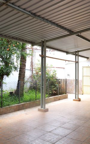 Casa para alugar com 300m², 4 quartos e 4 vagasQuintal e garagem