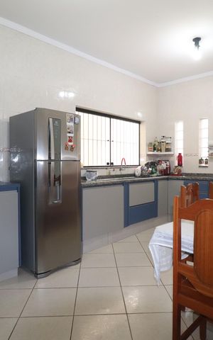Casa à venda com 148m², 3 quartos e 2 vagasCozinha