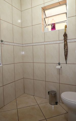 Casa à venda com 148m², 3 quartos e 2 vagasLavabo