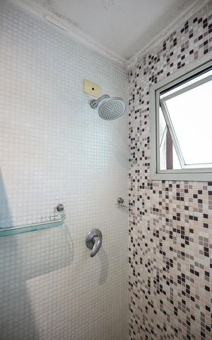 Apartamento à venda com 92m², 3 quartos e 2 vagasChuveiro do Banheiro