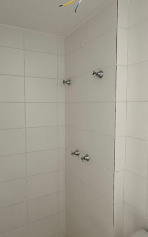 Apartamento à venda com 54m², 2 quartos e 1 vaga Apartamento à venda com 54m², 2 quartos e 1 vagaBanheiro do Quarto 2
