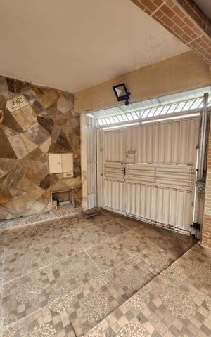 Casa para alugar com 81m², 2 quartos e 1 vaga Casa para alugar com 81m², 2 quartos e 1 vagaÁrea externa