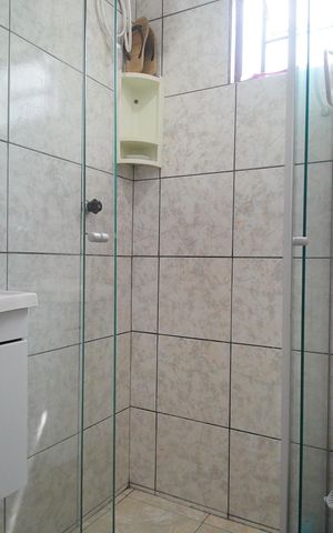 Casa à venda com 140m², 2 quartos e 2 vagasBanheiro