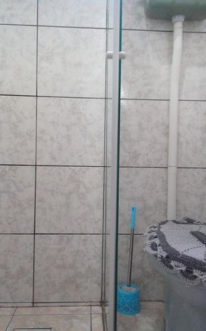 Casa à venda com 140m², 2 quartos e 2 vagasBanheiro