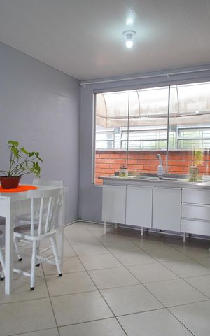 Casa à venda com 140m², 2 quartos e 2 vagasCozinha