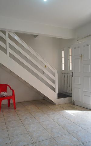 Casa à venda com 140m², 2 quartos e 2 vagassala