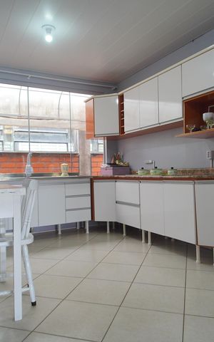 Casa à venda com 140m², 2 quartos e 2 vagasCozinha