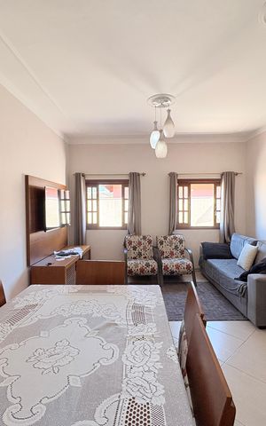 Casa de condomínio à venda com 84m², 3 quartos e 2 vagasSala