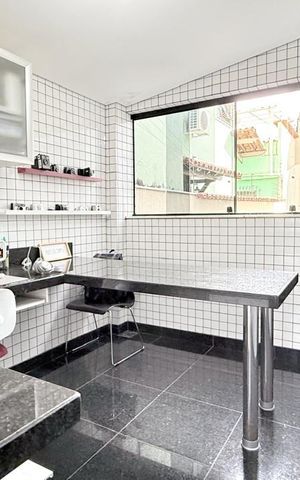 Apartamento à venda com 206m², 3 quartos e 2 vagas Apartamento à venda com 206m², 3 quartos e 2 vagasCozinha