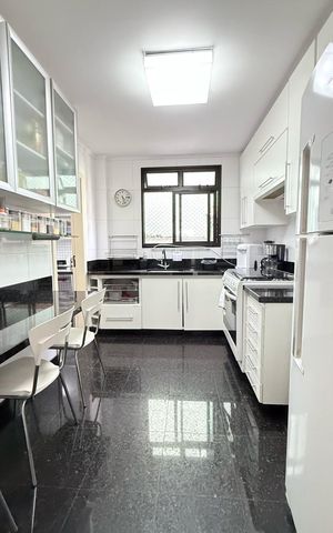 Apartamento à venda com 206m², 3 quartos e 2 vagas Apartamento à venda com 206m², 3 quartos e 2 vagasCozinha