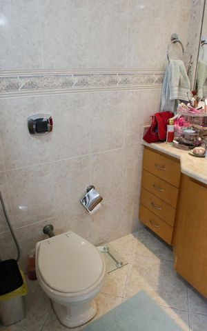 Casa de condomínio à venda com 600m², 4 quartos e 5 vagasBanheiro da Suíte 1