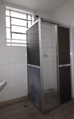 Casa à venda com 200m², 4 quartos e 2 vagasBanheiro