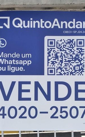 Casa à venda com 200m², 4 quartos e 2 vagas Casa à venda com 200m², 4 quartos e 2 vagasFachada