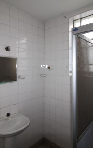 Casa à venda com 200m², 4 quartos e 2 vagasBanheiro