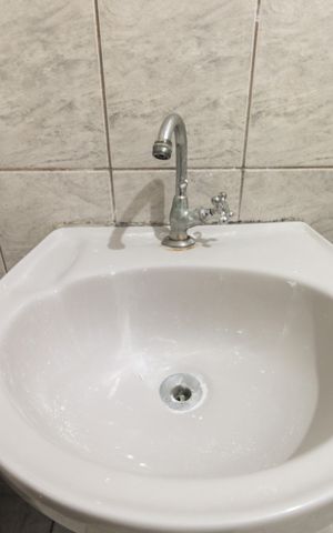 Casa à venda com 140m², 2 quartos e 2 vagas Casa à venda com 140m², 2 quartos e 2 vagasBanheiro Social