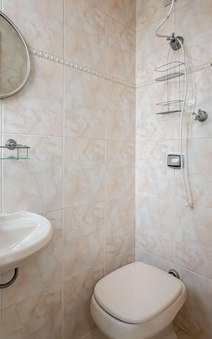 Apartamento à venda com 96m², 2 quartos e 1 vaga Apartamento à venda com 96m², 2 quartos e 1 vagaBanheiro de serviço