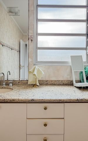 Apartamento à venda com 96m², 2 quartos e 1 vaga Apartamento à venda com 96m², 2 quartos e 1 vagaBanheiro Social