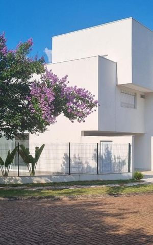 Casa de condomínio para alugar com 380m², 4 quartos e 1 vaga