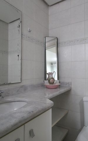 Apartamento à venda com 55m², 2 quartos e 2 vagasBanheiro da Suíte