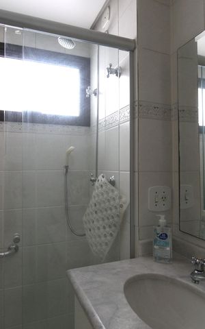 Apartamento à venda com 55m², 2 quartos e 2 vagasBanheiro da Suíte