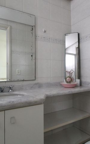 Apartamento à venda com 55m², 2 quartos e 2 vagasBanheiro da Suíte