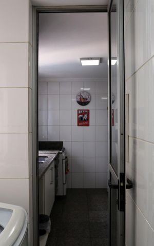 Apartamento à venda com 125m², 4 quartos e 2 vagas Apartamento à venda com 125m², 4 quartos e 2 vagasÁrea de Serviço