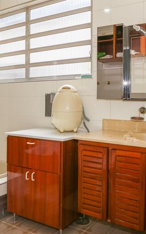 Casa à venda com 650m², 3 quartos e 4 vagasBanheiro