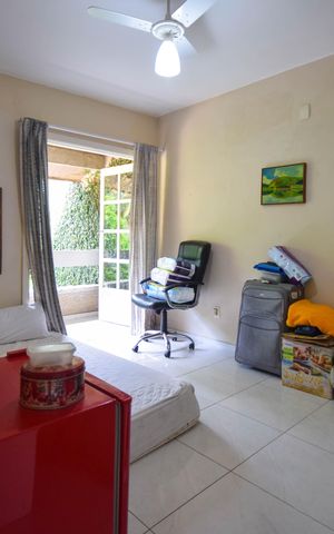 Casa de condomínio à venda com 320m², 4 quartos e 2 vagas Casa de condomínio à venda com 320m², 4 quartos e 2 vagasSuíte 2