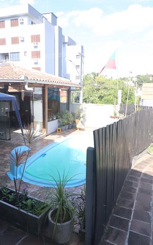 Casa à venda com 182m², 4 quartos e 2 vagasÁrea comum - Piscina