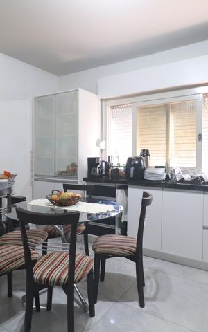 Casa à venda com 182m², 4 quartos e 2 vagasCozinha