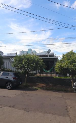 Casa à venda com 182m², 4 quartos e 2 vagasFachada