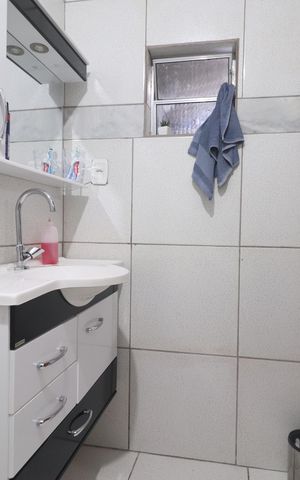 Casa à venda com 182m², 4 quartos e 2 vagasBanheiro