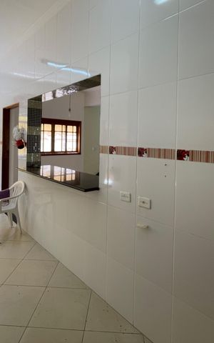 Casa à venda com 300m², 3 quartos e 4 vagas Casa à venda com 300m², 3 quartos e 4 vagasCozinha