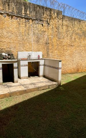 Casa à venda com 300m², 3 quartos e 4 vagas Casa à venda com 300m², 3 quartos e 4 vagasÁrea comum - Churrasqueira