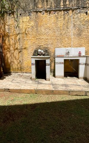 Casa à venda com 300m², 3 quartos e 4 vagas Casa à venda com 300m², 3 quartos e 4 vagasÁrea comum - Churrasqueira