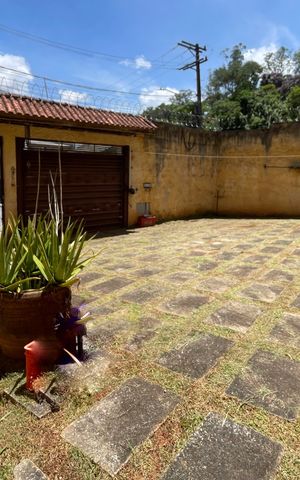 Casa à venda com 300m², 3 quartos e 4 vagas Casa à venda com 300m², 3 quartos e 4 vagasGaragem