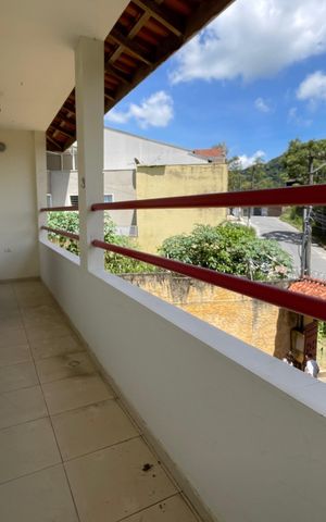 Casa à venda com 300m², 3 quartos e 4 vagas Casa à venda com 300m², 3 quartos e 4 vagasVaranda quarto 3