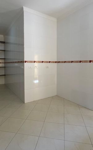 Casa à venda com 300m², 3 quartos e 4 vagas Casa à venda com 300m², 3 quartos e 4 vagasCozinha