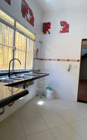 Casa à venda com 300m², 3 quartos e 4 vagas Casa à venda com 300m², 3 quartos e 4 vagasCozinha