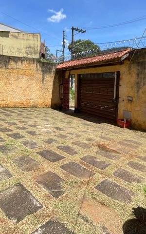 Casa à venda com 300m², 3 quartos e 4 vagas Casa à venda com 300m², 3 quartos e 4 vagasGaragem