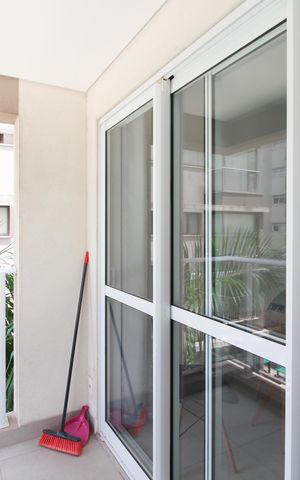 Casa de condomínio à venda com 35m², 1 quarto e sem vaga Casa de condomínio à venda com 35m², 1 quarto e sem vagaVaranda