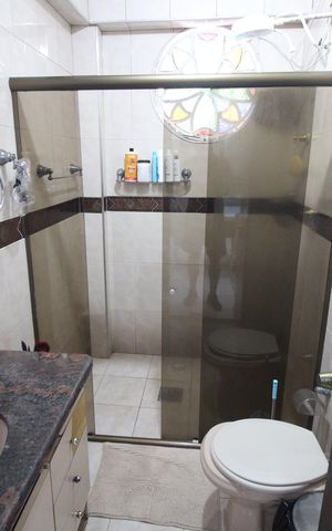 Casa à venda com 314m², 4 quartos e 3 vagasBanheiro 1