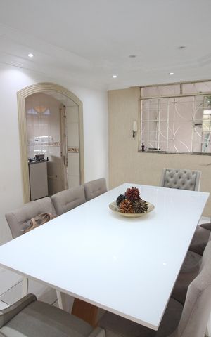 Casa à venda com 314m², 4 quartos e 3 vagasSala
