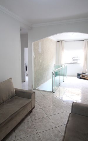 Casa à venda com 314m², 4 quartos e 3 vagasSala 2
