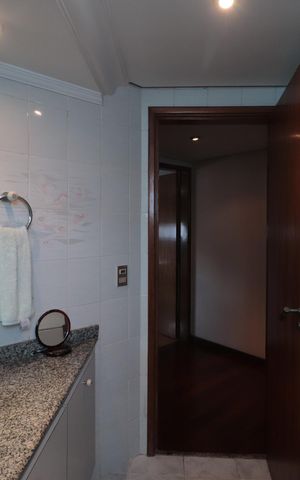 Apartamento à venda com 170m², 4 quartos e 2 vagasBanheiro Social