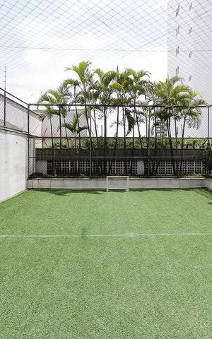 Apartamento à venda com 170m², 4 quartos e 2 vagas Apartamento à venda com 170m², 4 quartos e 2 vagasCampo de futebol