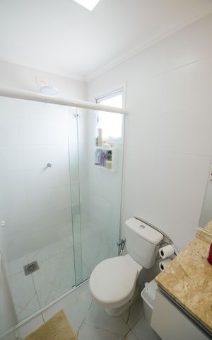 Apartamento para alugar com 76m², 2 quartos e 1 vaga Apartamento para alugar com 76m², 2 quartos e 1 vagaBanheiro da Suíte