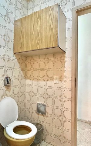 Casa à venda com 185m², 3 quartos e 2 vagas Casa à venda com 185m², 3 quartos e 2 vagasBanheiro Corredor