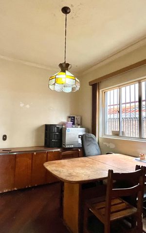 Casa à venda com 185m², 3 quartos e 2 vagas Casa à venda com 185m², 3 quartos e 2 vagasSala de Jantar